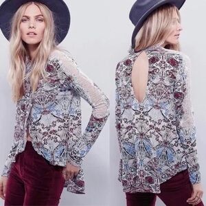Free people Noveau tulip front lace sleeve top size small